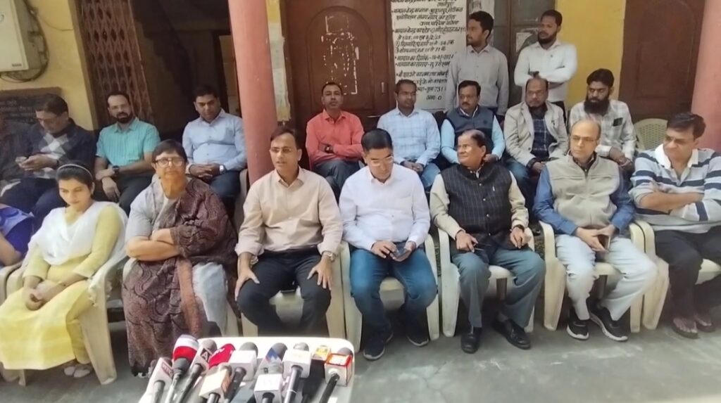 हकीमी अस्पताल का रजिस्ट्रेशन और लाइसेंस निरस्त करने के बाद बुरहानपुर IMO ने 48 घंटे सारे ओपीडी बंद कर किया विरोध दर्ज।